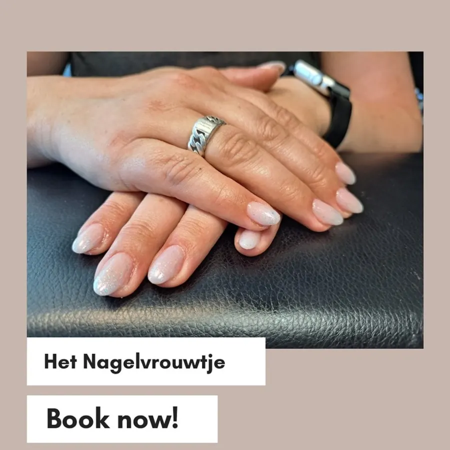 Acrylnagels met nailart door Nathalie Menkhorst